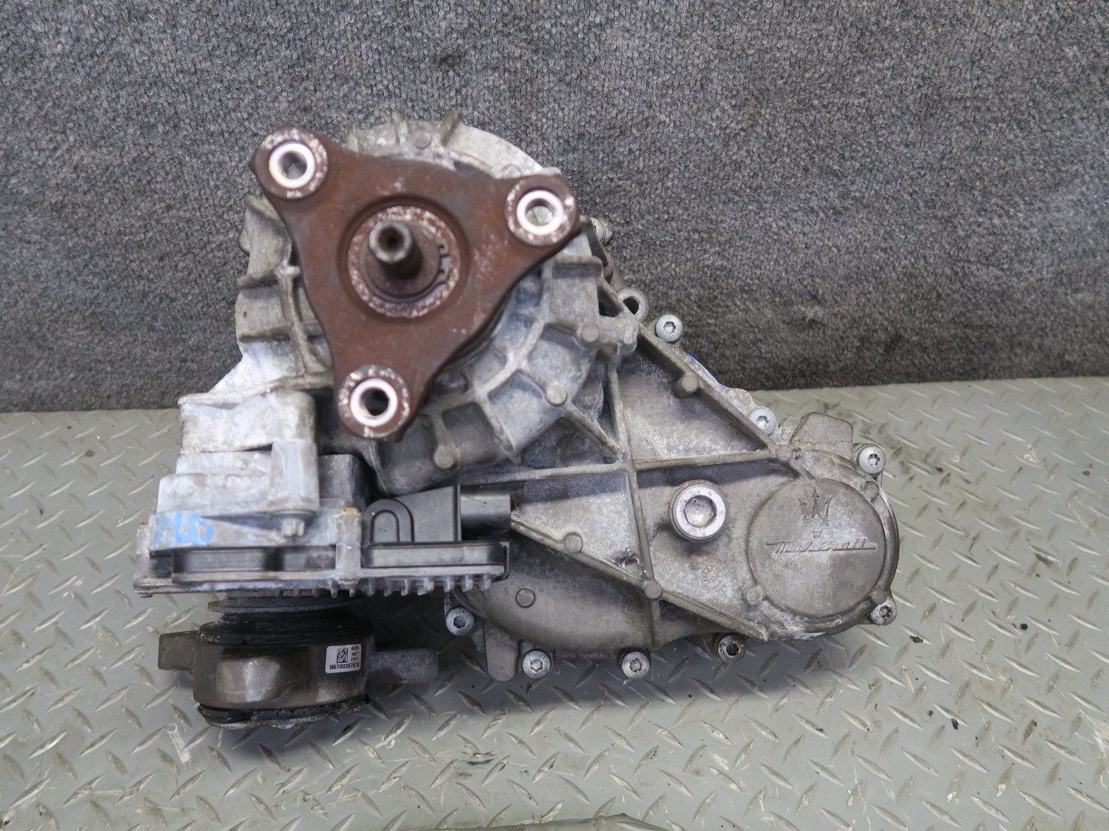 2017-2020 MASERATI LEVANTE M161 3.0L AWD TRANSFER CASE BOX W MOTOR 670038072 94k