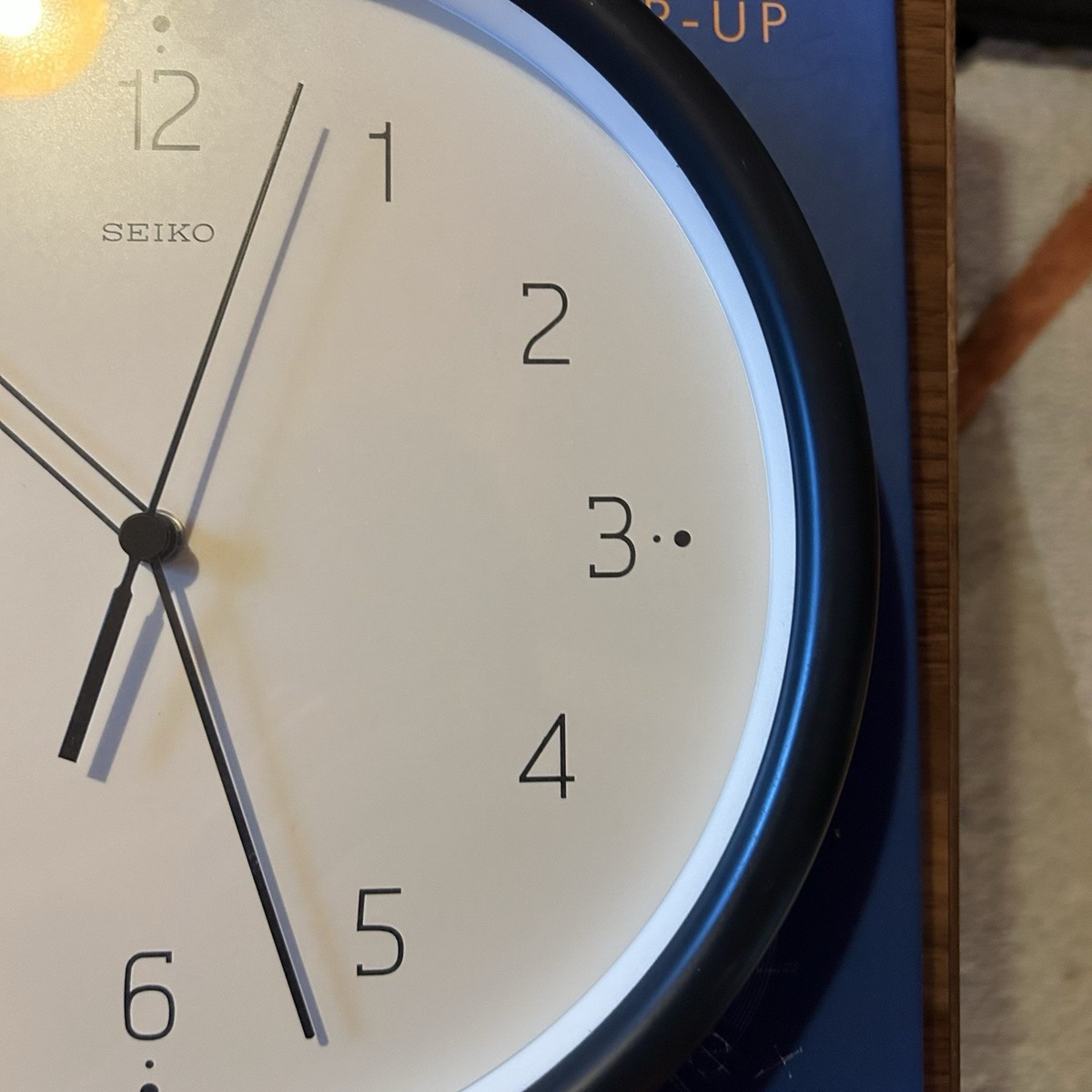 Vintage 90s SEIKOSHA Seiko Japan Quartz QXA095 Minimalist Ticking