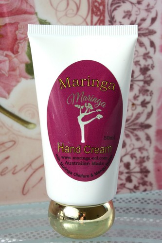 Hand Cream with Moringa Oil Protecting and Moisturising Skincare For Dry Hands - Picture 3 of 3