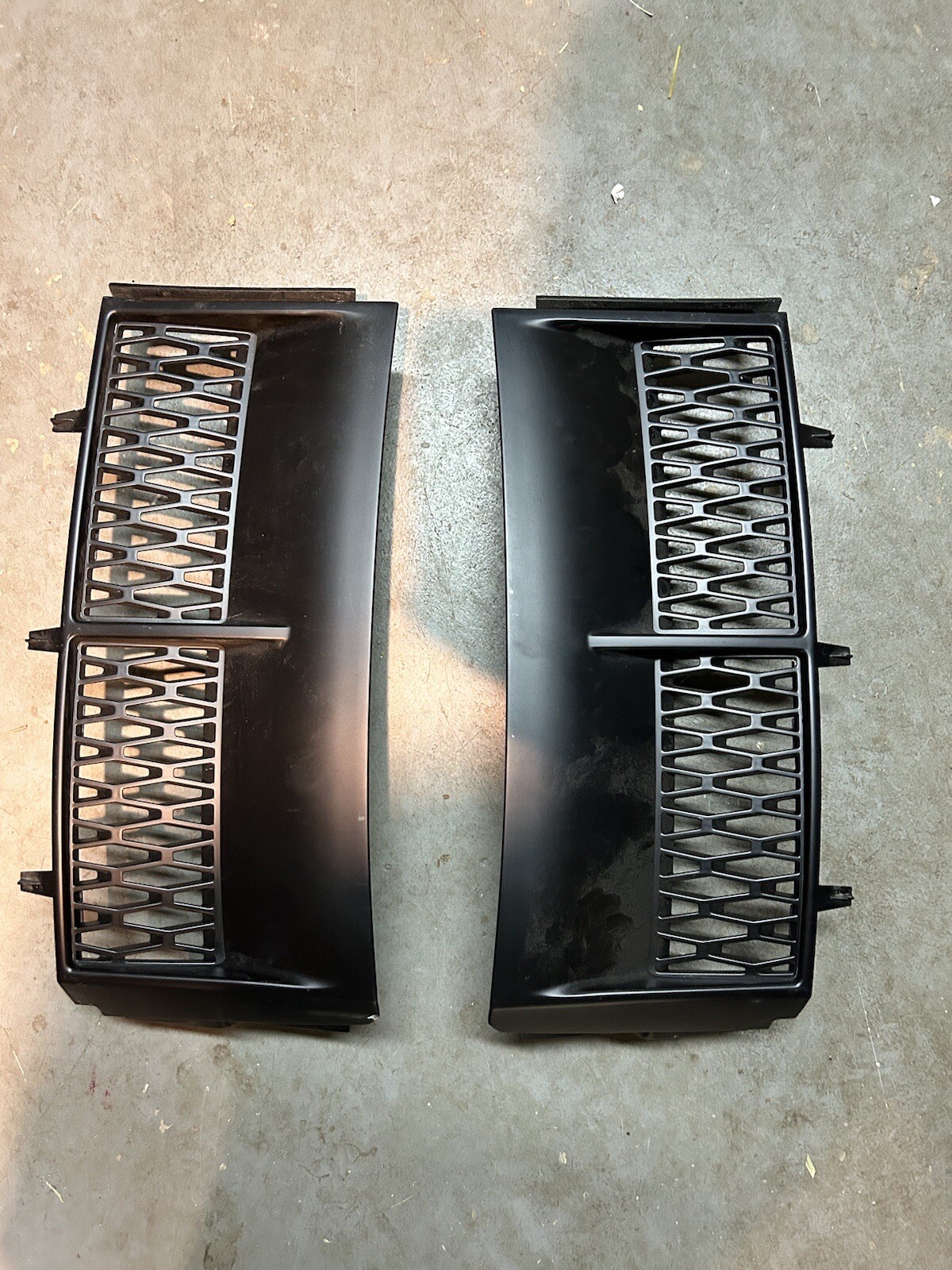 2002 2005 RANGE ROVER Pair Of SIDE VENTS OEM 2003 OEM Black Out