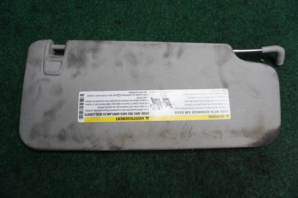 2010 GMC TERRAIN DRIVER SIDE Sun Visor OEM 1 Peice - Imagem 2 de 3