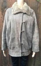 Ladies Vtg Faux sheepskin Short coat Pls See Photos And Listing For The Sz