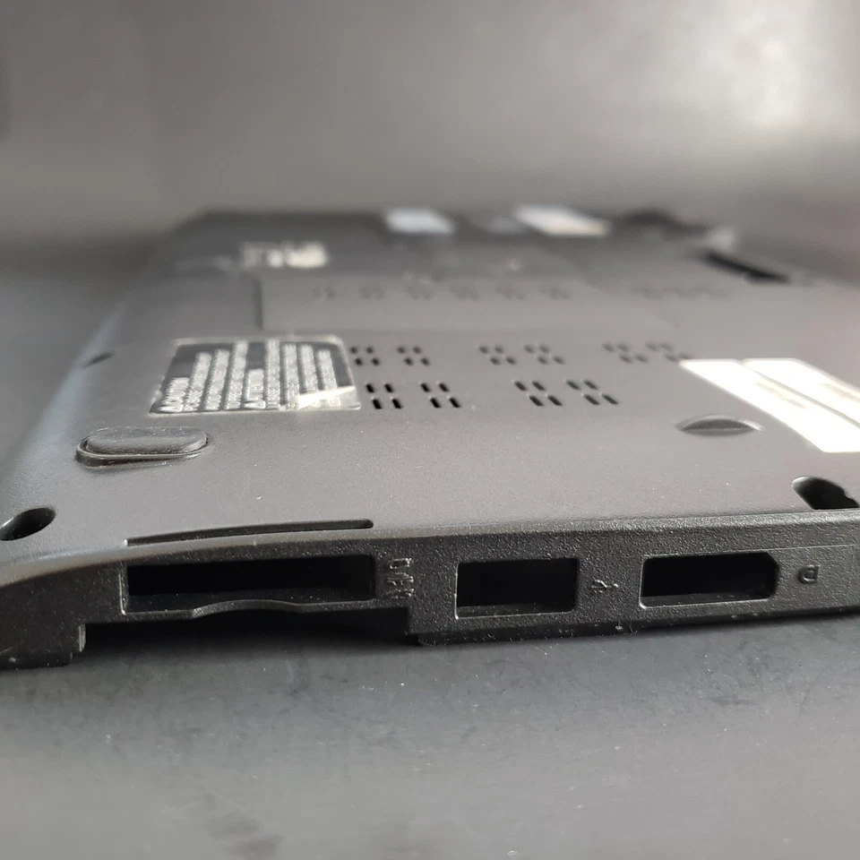 FUNDA BASE PORTATIL TOSHIBA TECRA R850-S8520 GM903102941A - Foto 3 de 4