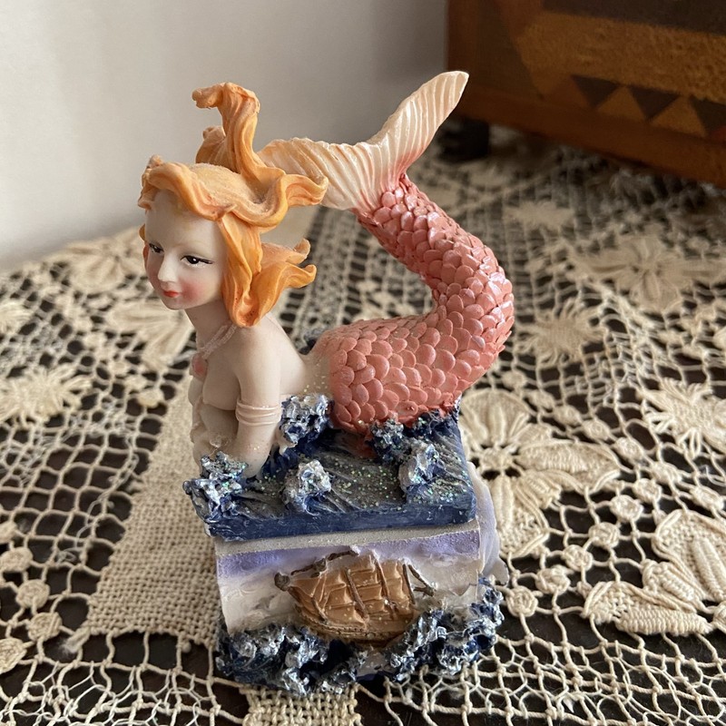 Mermaid trinket box Nautical Mystical Decor Jewelry 4.5” early 2000's Retro/Vtg