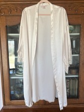 Victoria’s Secret Size M/L Women Pale Pink Silky Robe With Ivory Lace Trim