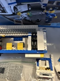LEGO CITY: Mobile Police Unit (60044) Not Complete With Box