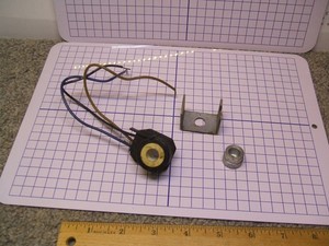 RIELLO 40 F5 OIL BURNER SOLENOID COIL, BRACKET & CAP NUT 3002279 3006553