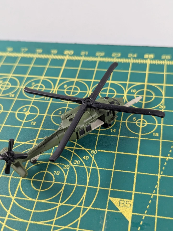 Micro Machines Militar UH-60 Blackhawk Helicóptero Galoob LGTI 1994 RARO - Imagem 4 de 4