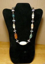 MULTI-COLORED AGATE NECKLACE_22 1/2 INCH_7 STAND WIRE_262340