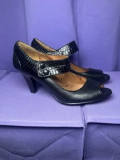 Sofft Black Mary Jane Classic Pumps Patent Leather Button Strap Kitten Heels 8.5