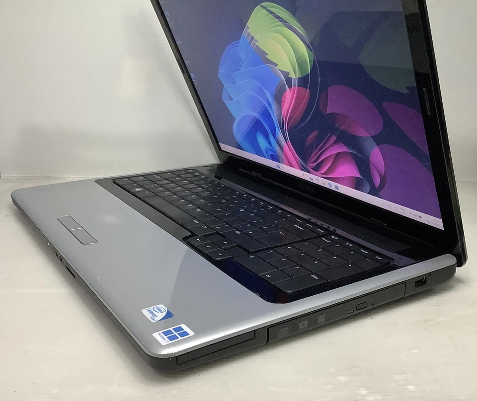 17.3 DELL INSPIRON 1750 INTEL DUAL CORE 2.20GHz 4GB 240GB SSD, WIN 11 PRO(244) - Image 2 of 4