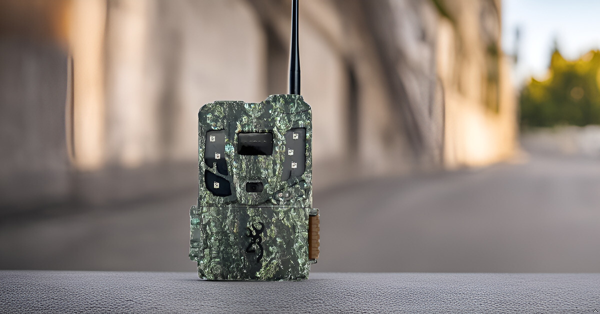 Browning 2PK Pro Scout Max HD Trail Camera Security Box 32GB M Card Reader