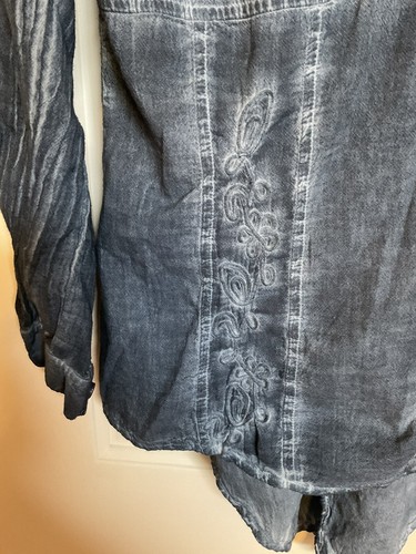 Neu mit Etikett Gretty Zueger Denim leichte Langarmbluse mit Applikation Größe Small - Bild 2 von 8