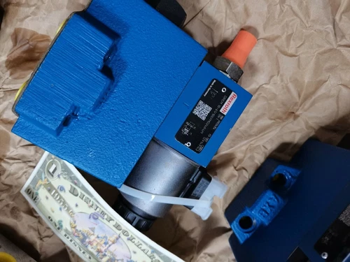 DREM10-61/100YMG24K4M NEW GERMANY VALVE R901341154