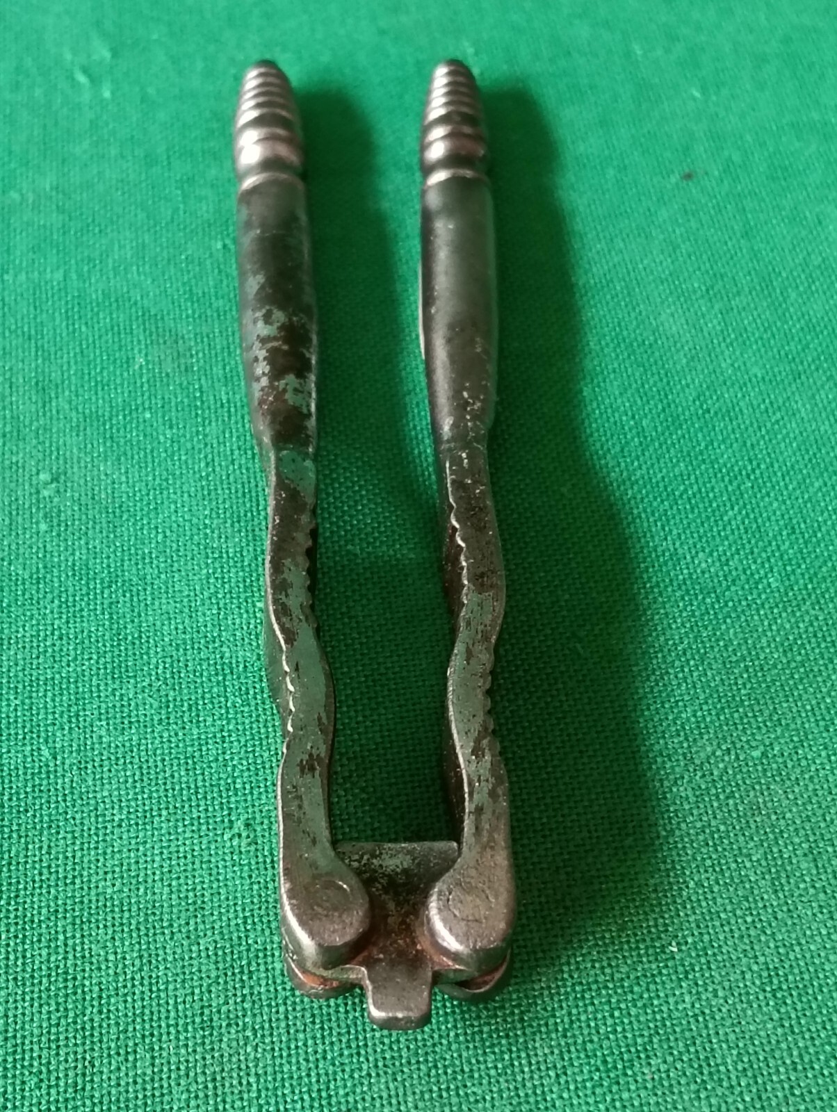 ANTIQUE OLD NUTCRACKER METAL NUTCRACKER NUTCRACKER. CO91