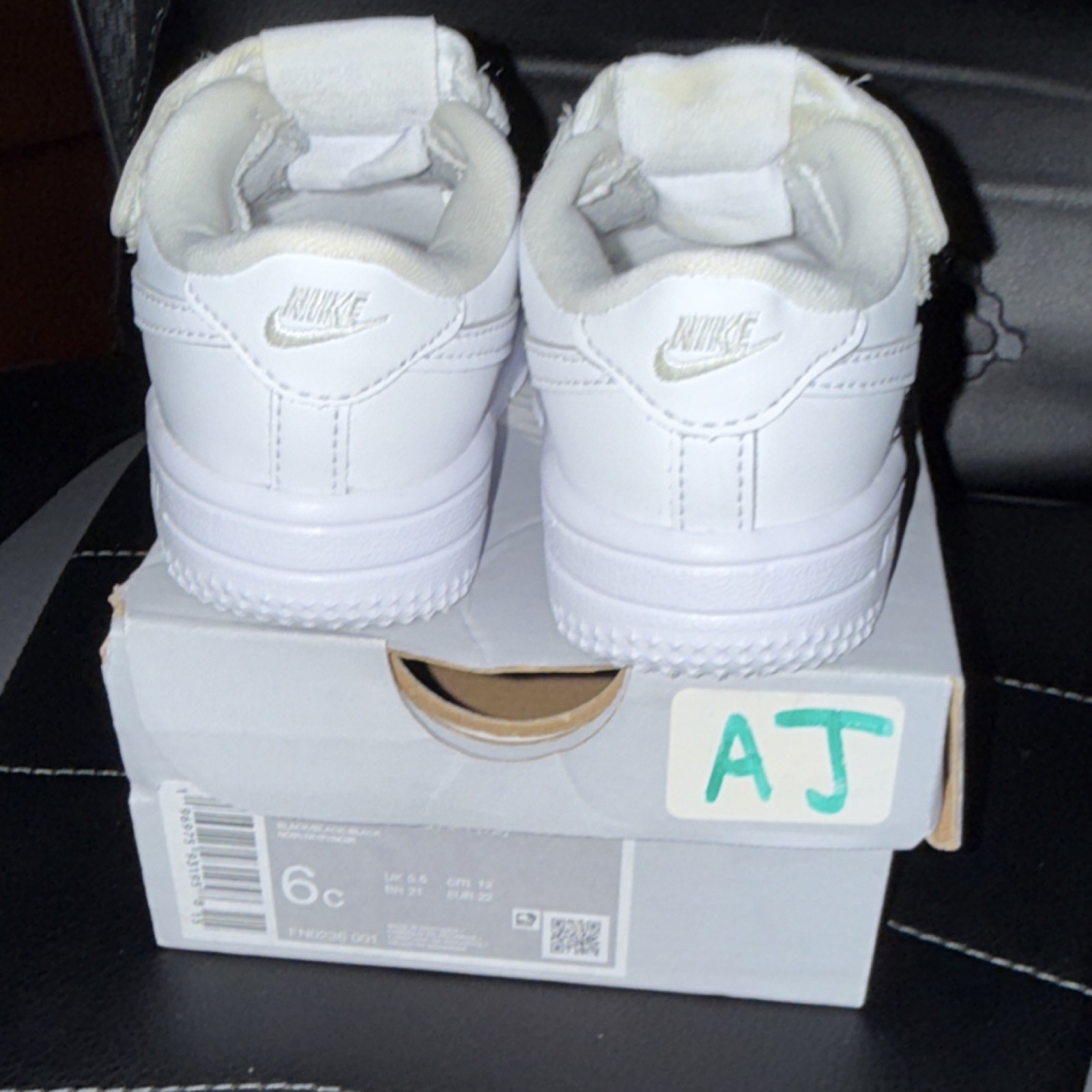 Nike Air Force 1 White Leather Kids Sneaker 6C Lace Up Low Top thumbnail 4