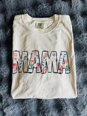 Comfort Colors XL  MAMA  Floral Graphic Tee   Cream  Oversized Fit  Mother s Day