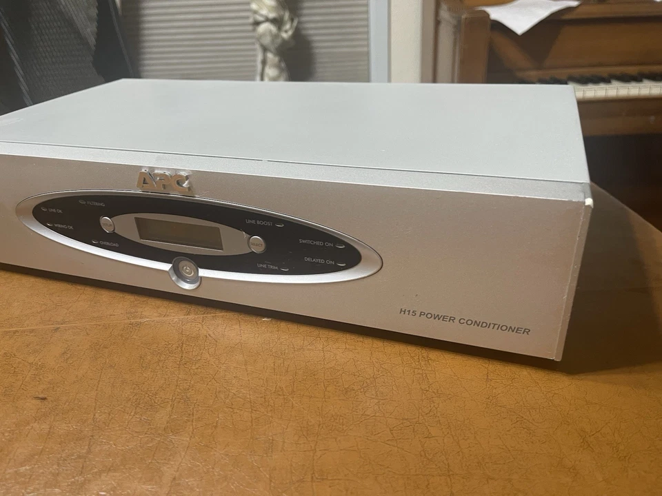 APC H15 1,5kVA H-Typ Heimkino Power Conditioner 12 Ausgänge Überspannungsschutz - Bild 4 von 4