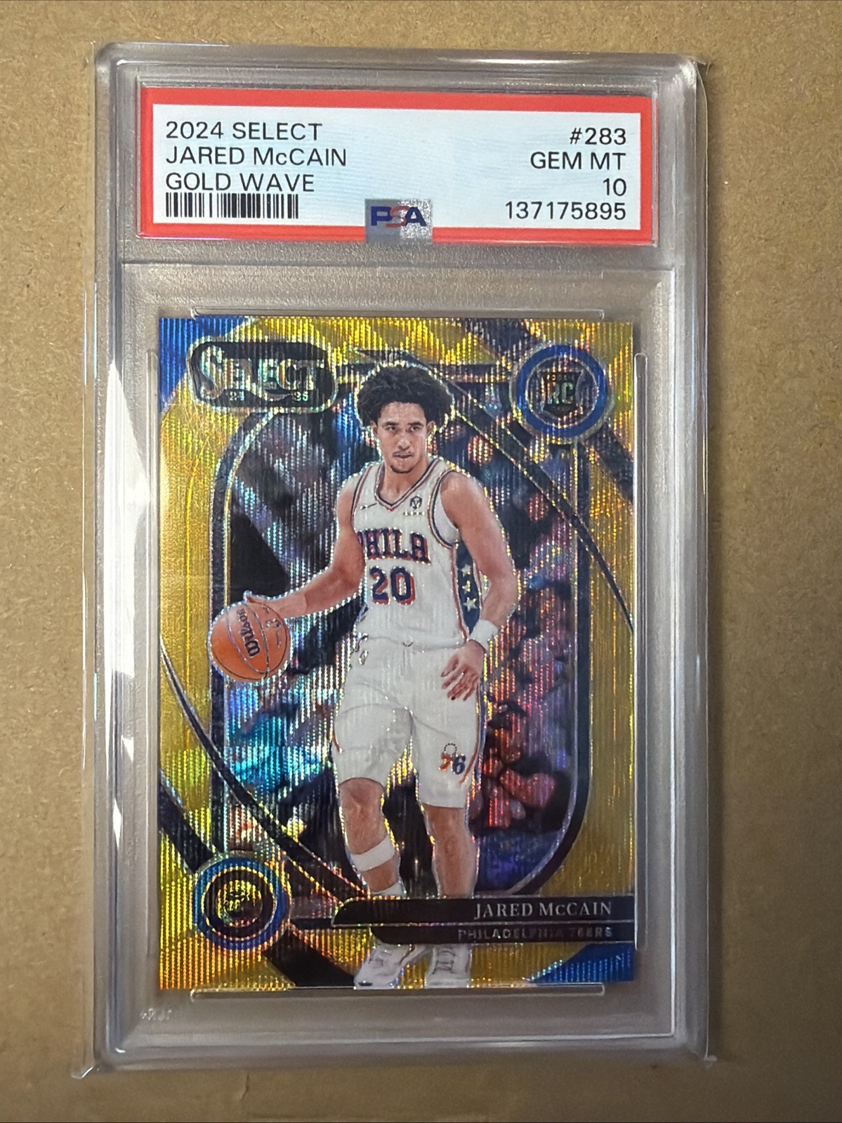 2024-25 Panini Select - Courtside Jared McCain #283 Gold Wave Prizm /10 (RC)