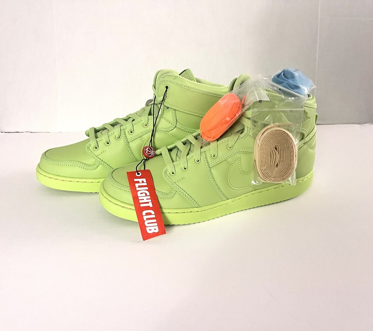 スニーカー Billie Eilish Nike WMNS Air Jordan High KO VOLT DN2857-330 Air Jordan Billie Eilish x Nike Air Jordan 1 KO 'Volt