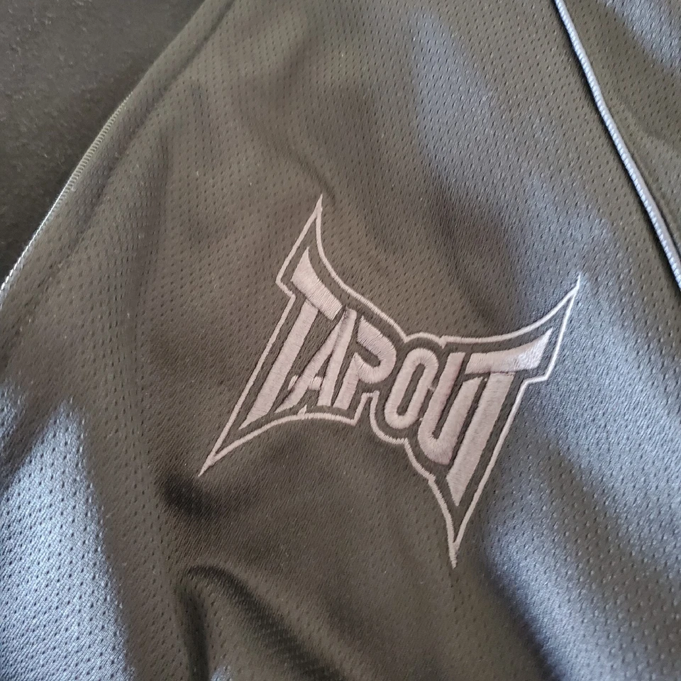 Tapout MMA Full Zip Black Hoodie Jacket Mens Size XL Embroidered Logo w/ Pockets - Image 3 of 4