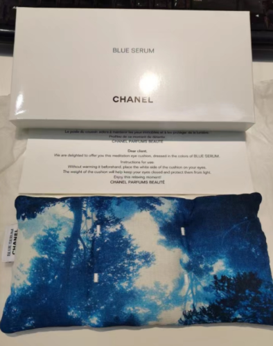 CHANEL Beauty Blue Serum Eye Mask Novelty Rare Relax Authentic Gift - Picture 1 of 3