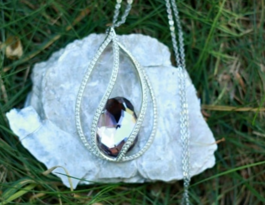 Authentic Swarovski Megan Large Pendant 18
