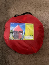 CLICK N’ PLAY KNIGHT  CASTLE  NEW 40 x 51 “  AGES 3 +  NEW IN ZIPPERED BAG