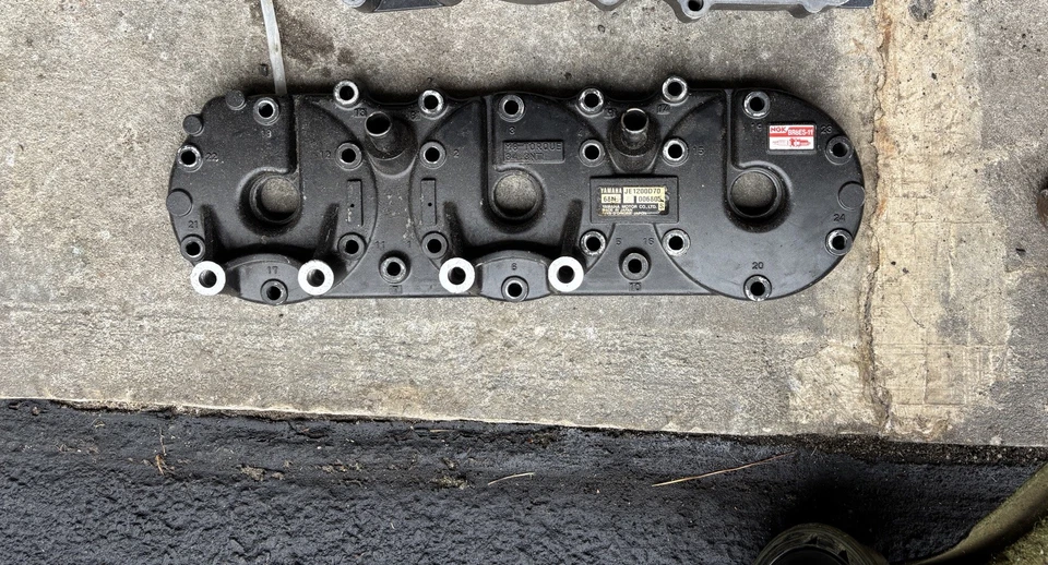 Yamaha Waverunner XLT1200 2001 cubierta de culata del motor 66V-11191-01-8P Foto 2 de 2