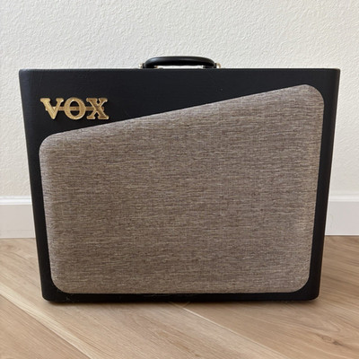 VOX AV30 30-Watt Analog Valve Guitar Amplifier   Tested & Works Great