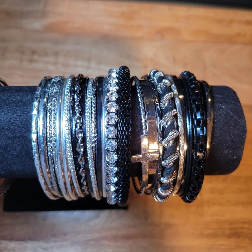 Elegante conjunto de 50 + brazaletes brazaletes de plata negros diamantes de imitación cadena cruzada brazalete Foto 3 de 4