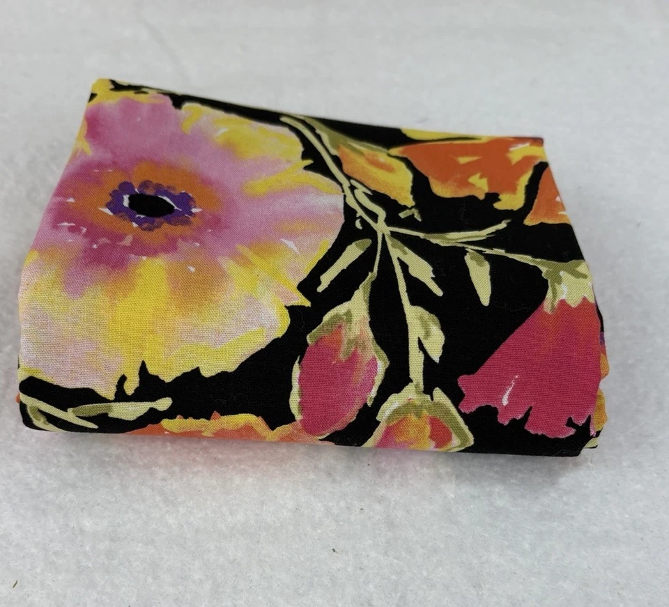 Telas Westminster de una yarda con estampado floral The Painted Garden by Dena Difíciles de encontrar Foto 2 de 4