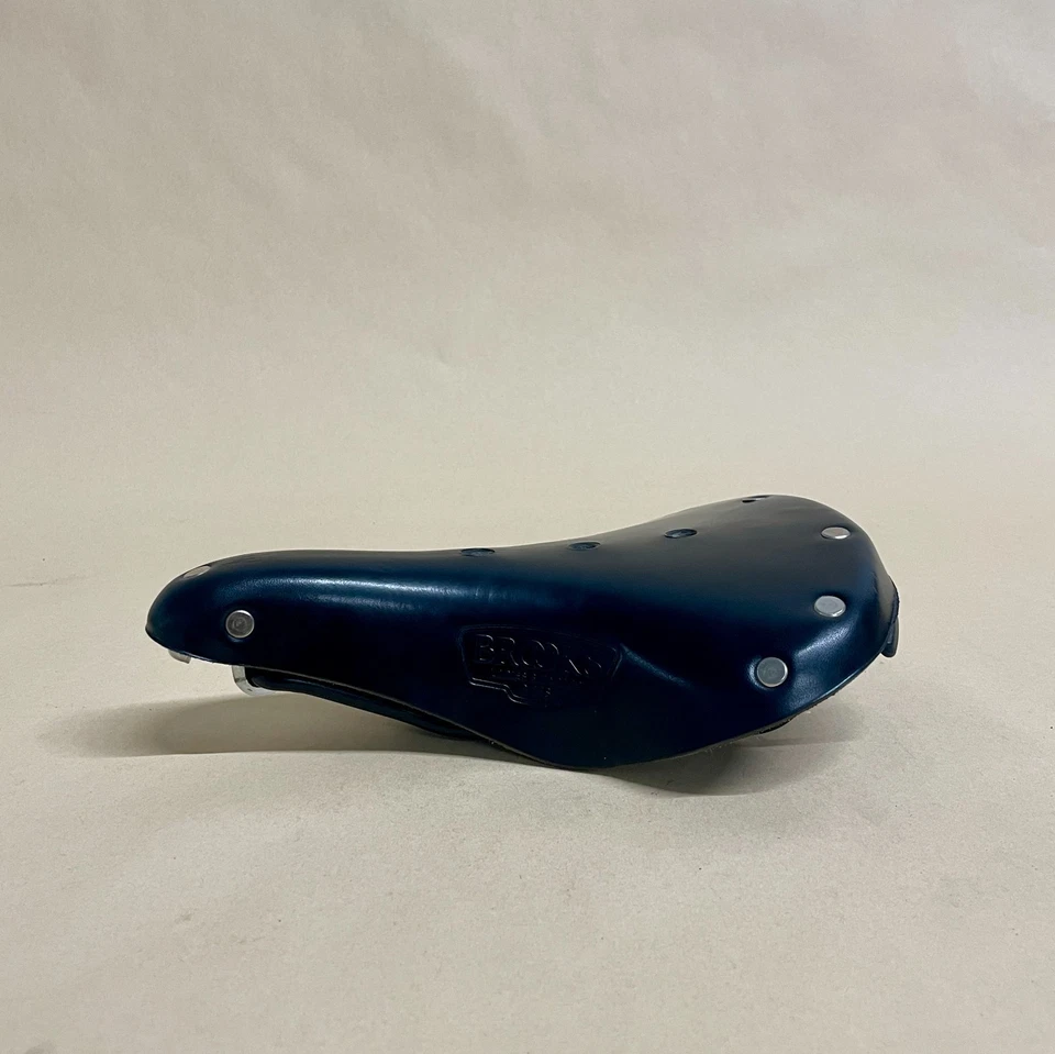 Brooks B17S(短)女士标准黑色手工蔬菜鞣制皮革马鞍 — 第 4/4 张图片