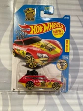 2016 HOT WHEELS ''HW GAMES'' #240 = TOUR DE FAST = RED    us