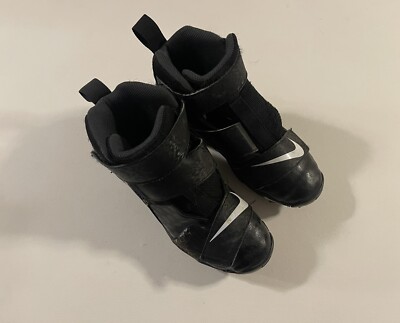 boys size 2 football cleats