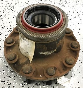 International Wheel Hub Assembly With Inside Bearing 2035951C91 USED