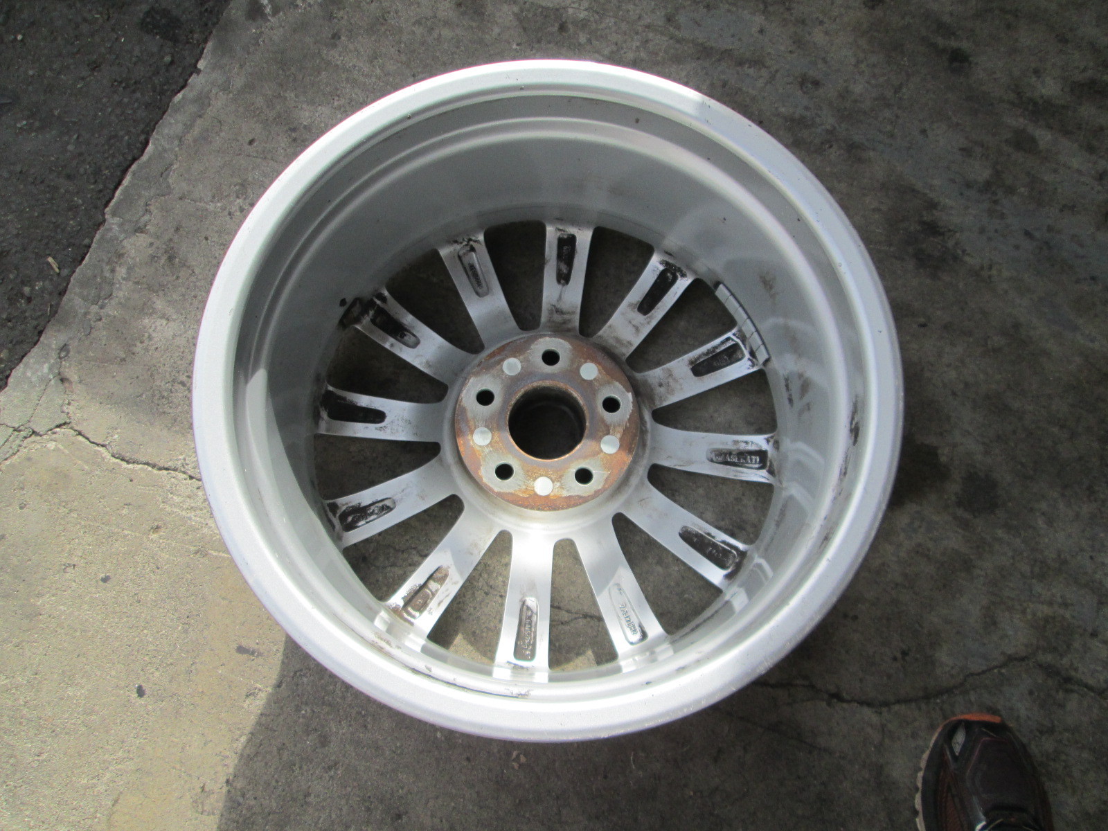Maserati Ghibli - Front Wheel / Rim USED Part# 670010977