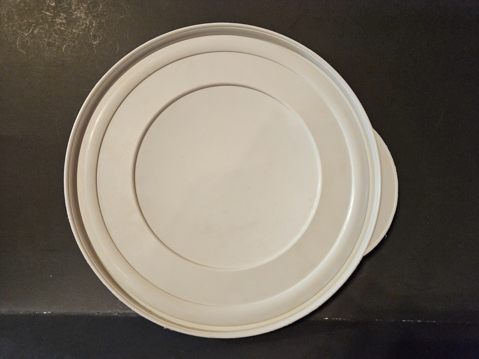 Pampered Chef checker bowl colander and lid 9" X 4" overall