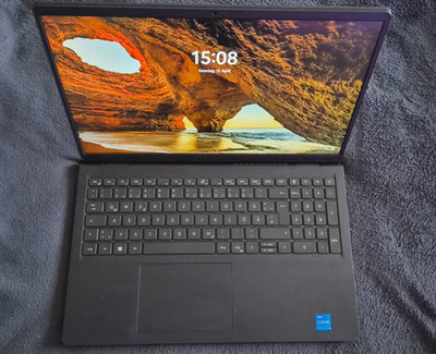 Dell 15 Laptop DC15250 15.6'' FHD (1920 x 1080) 120Hz, Intel Core i5