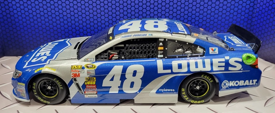 1/24 RCCA Elite 2015 Jimmie Johnson #48 Lowe's NASCAR Diecast #92 out of 120 - Image 2 of 4