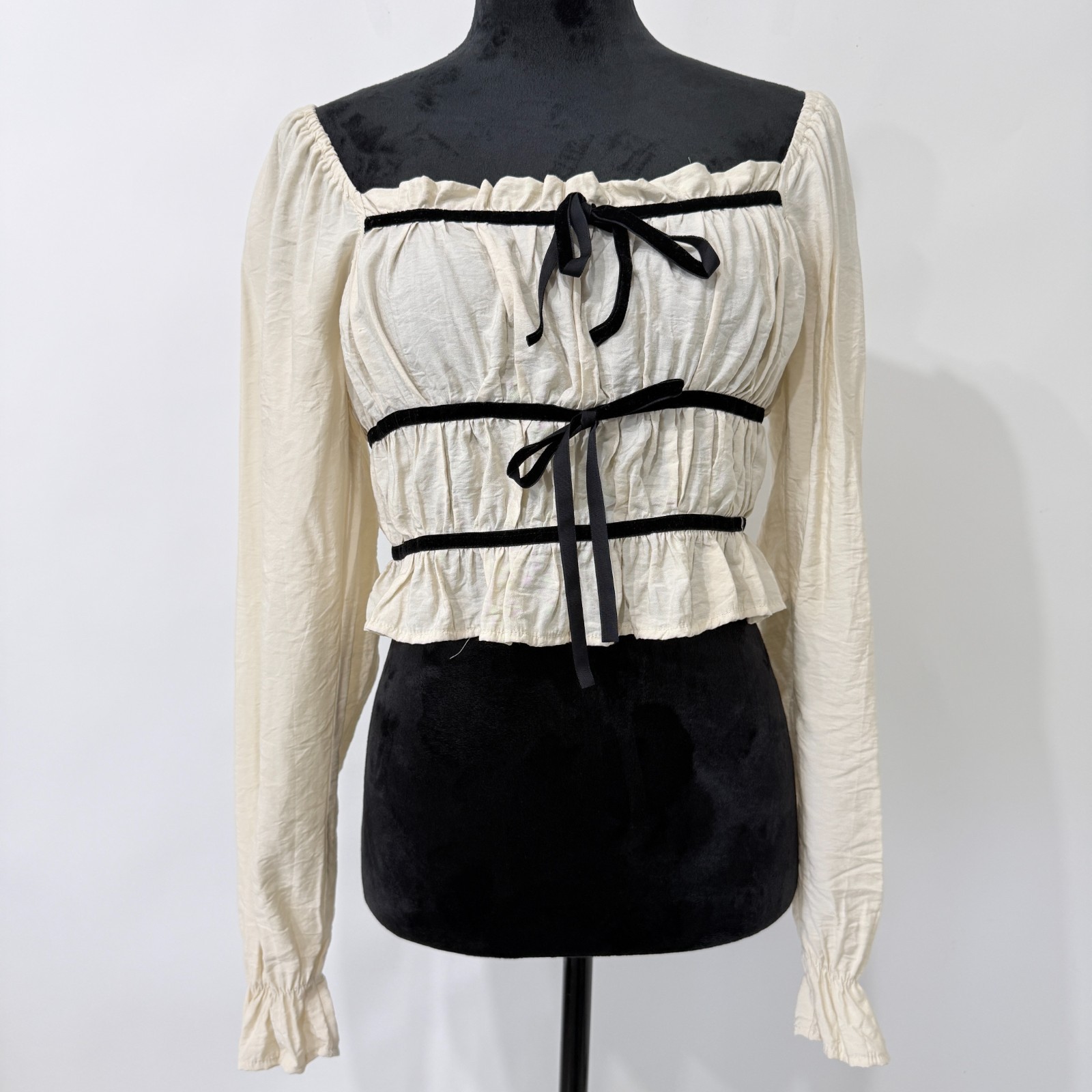 Thirty Thirty Milkmaid Smocked Crop Top Med. Cream Black Bows Ren Faire Peasant