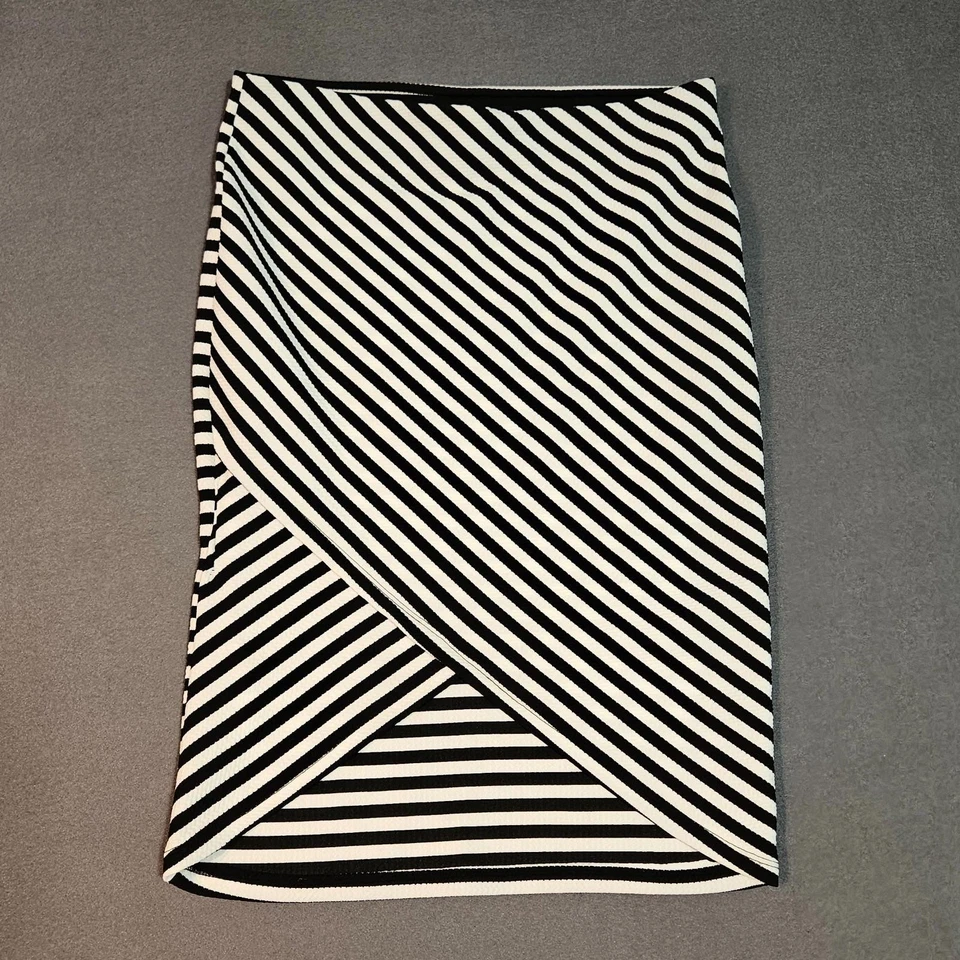 Vince Camuto XS Black & White Striped Knit Pencil Skirt Stretch Pull-On - Image 2 of 4