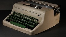 Vintage Royal Portable Typewriter w/ Case - Grade A - All keys work - Solid thumbnail