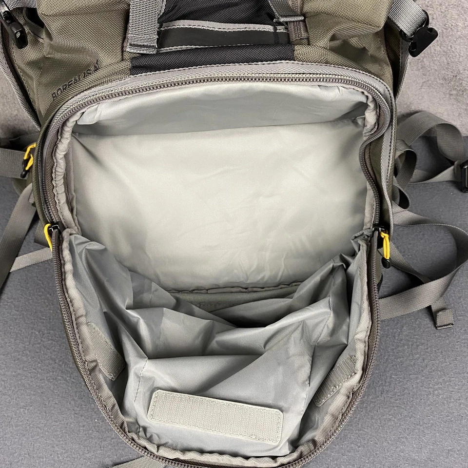 Mountainsmith Mochila de Senderismo Mochila de Día Gris Cubierta de Lluvia Hidratación Cintura Cinturón Paquete Foto 4 de 4