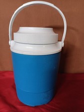 Vintage Made In USA Rubbermaid Beverage 1/2 Gallon Water Cooler Jug Blue