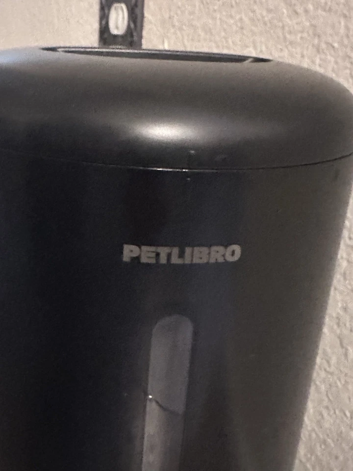 PETLIBRO PLAF103 Granary 5L WiFi Automatic Pet Feeder w/ Box – Black - Image 4 of 4