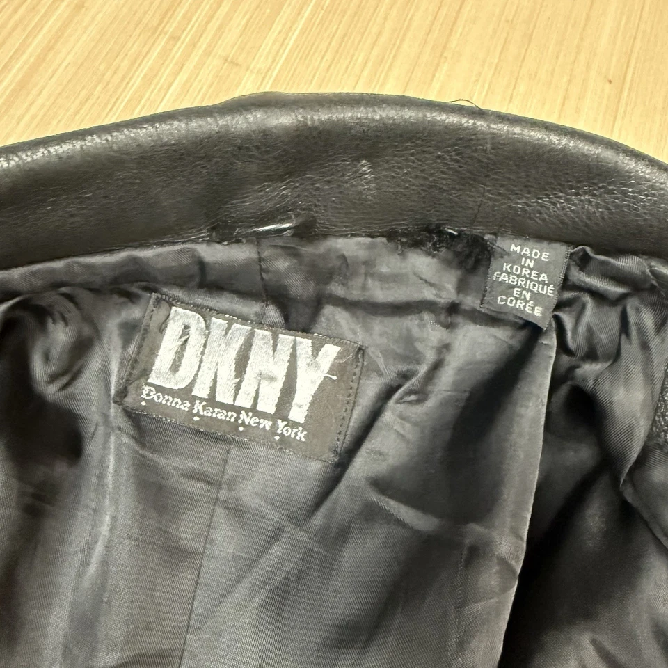 Jaqueta de Couro Vintage DKNY Donna Karan Nova York Tamanho Grande 92 Noir Pesada Anos 90 - Imagem 3 de 4