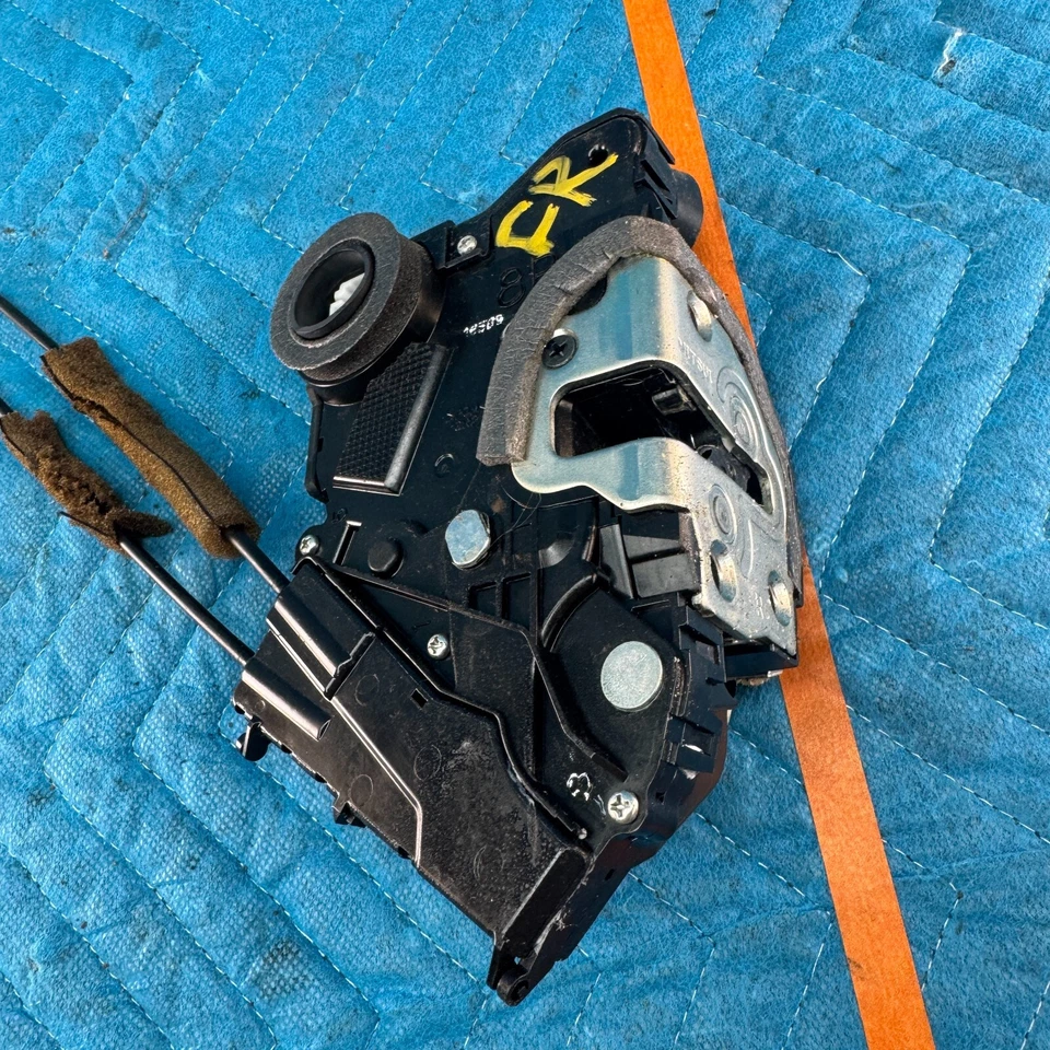 05-12 TOYOTA AVALON XL ACTUADOR DE CIERRE DE PUERTA DE PASAJERO DELANTERO DERECHO OEM Foto 2 de 4