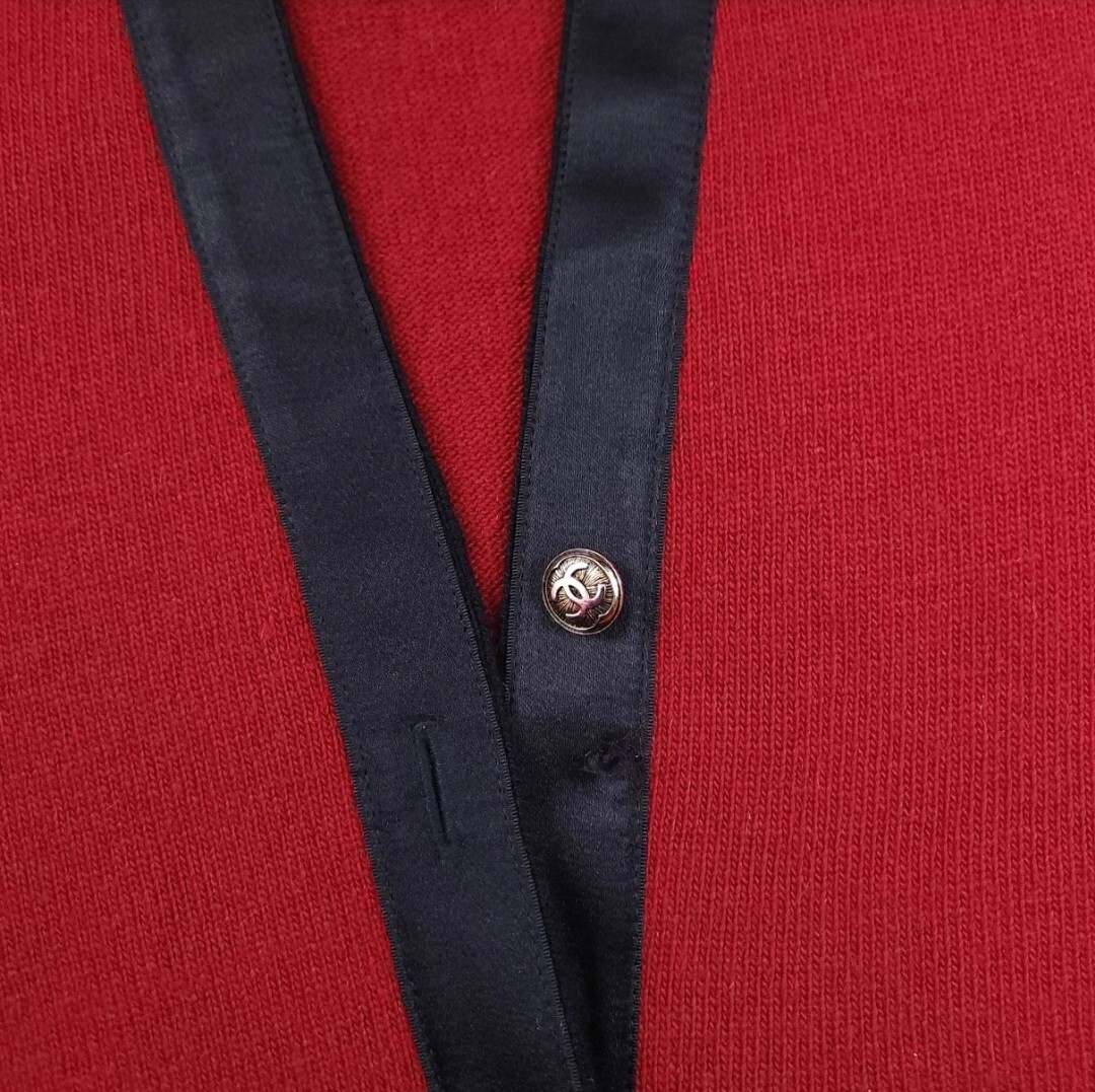 Chanel Vintage CC Gold Button Down Red & Black Trim Cashmere Cardigan Size UK 12 image 4