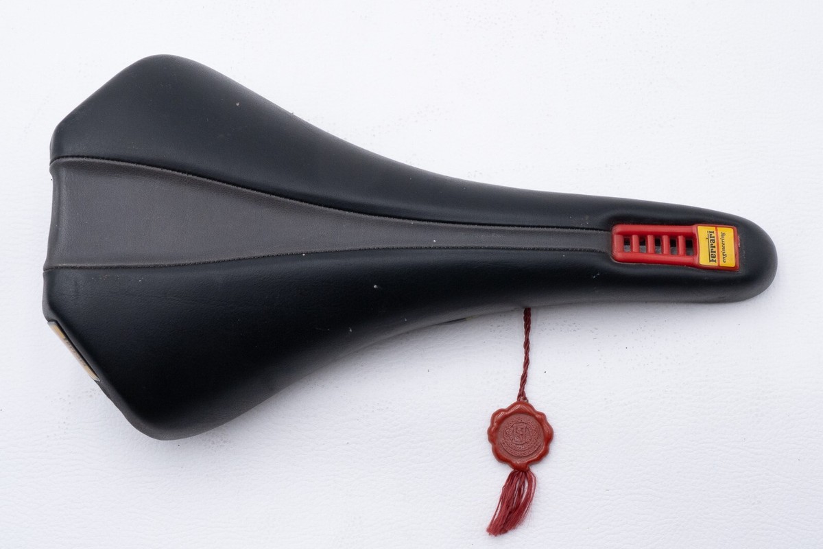 NOS SELLE ITALIA NOVUS FERRARI BLACK VINTAGE SADDLE SEAT RACING